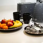 Central 2Bd Apt In Whitechapel, London
